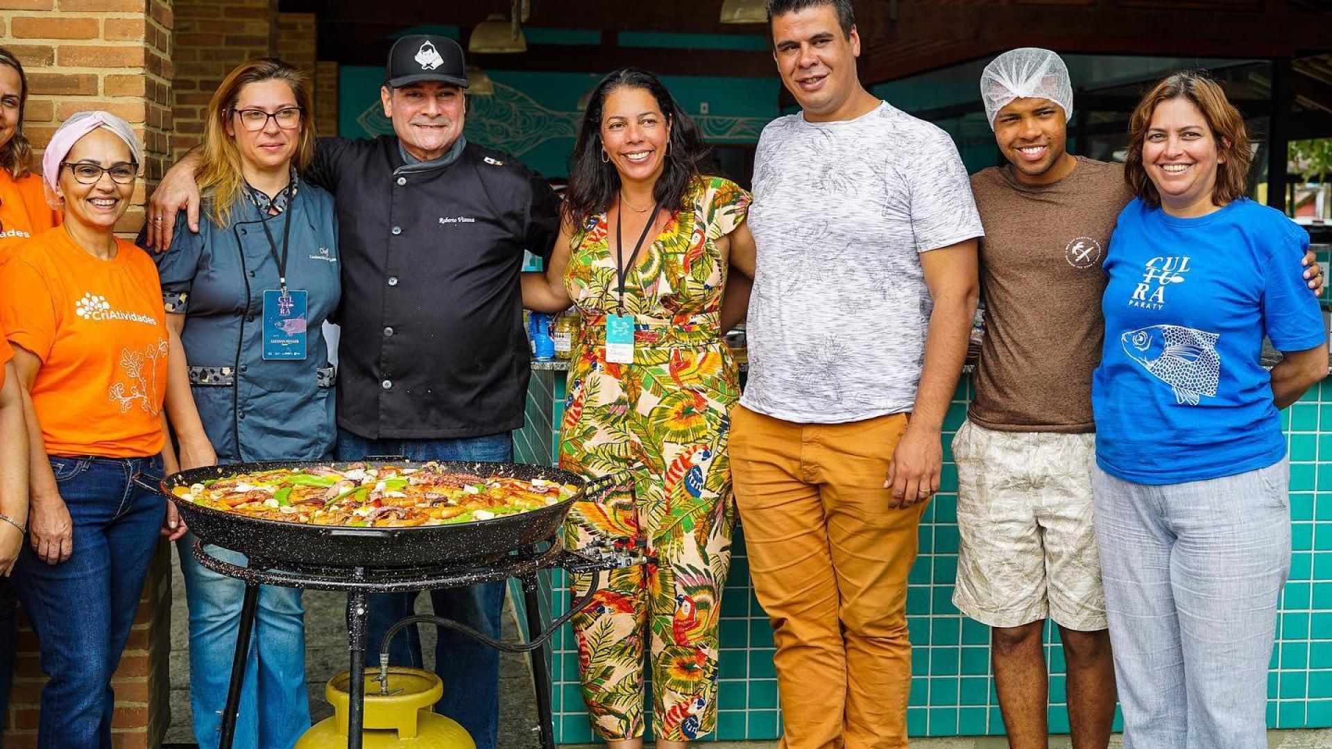 SECRETARIA DE CULTURA E PROGRAMA CRIATIVIDADES RECEBEM CHEF ROBERTO VIANNA E CUTELEIRO DANIEL COELHO EM EVENTO NO MERCADO DE PEIXE